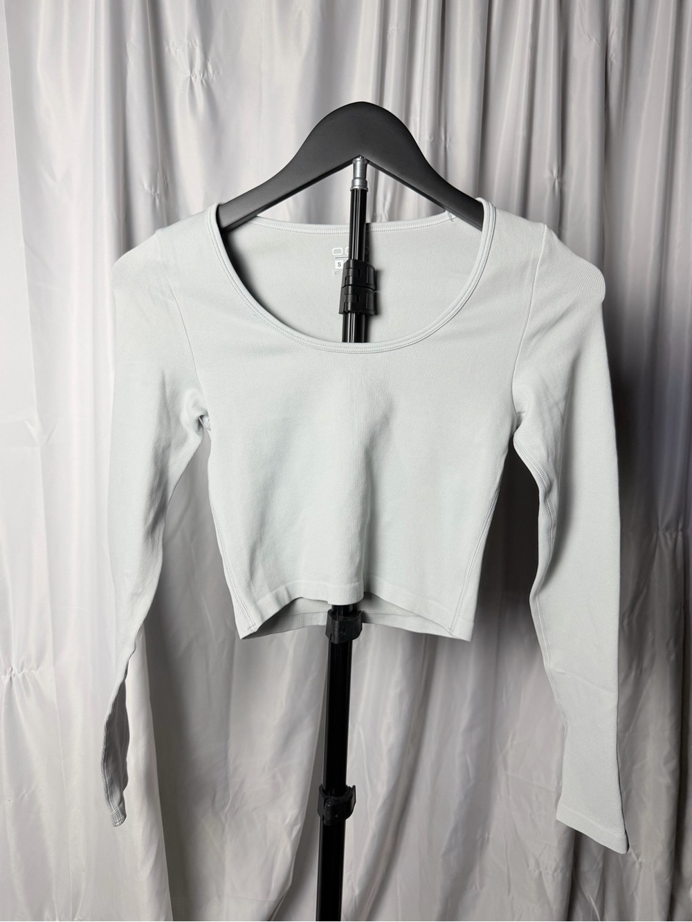 OQQ Light Gray Long Sleeve Crop Top Small